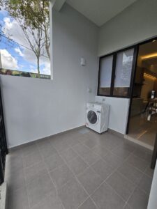 Spacious living area Soren Puncak Alam house