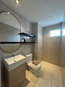 Modern bathroom Bathroom 2 Daffodil Condo Alam Suria Puncak Alam